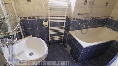 CATHERINE duplex apartment in Belgrade bathroom top floor